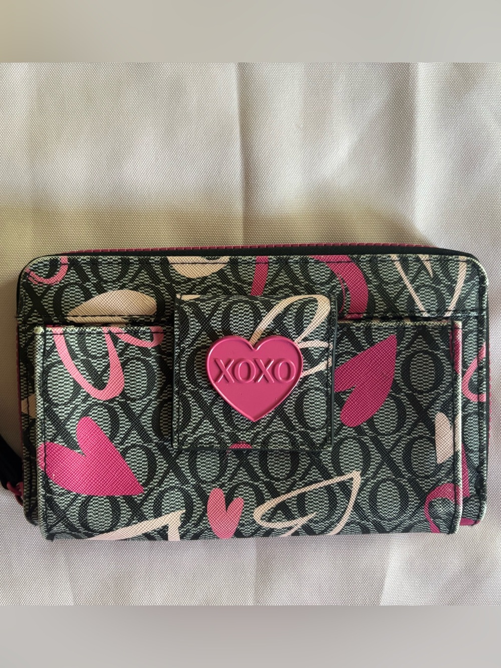 XOXO Black and Pink Heart Patterned Wristlet